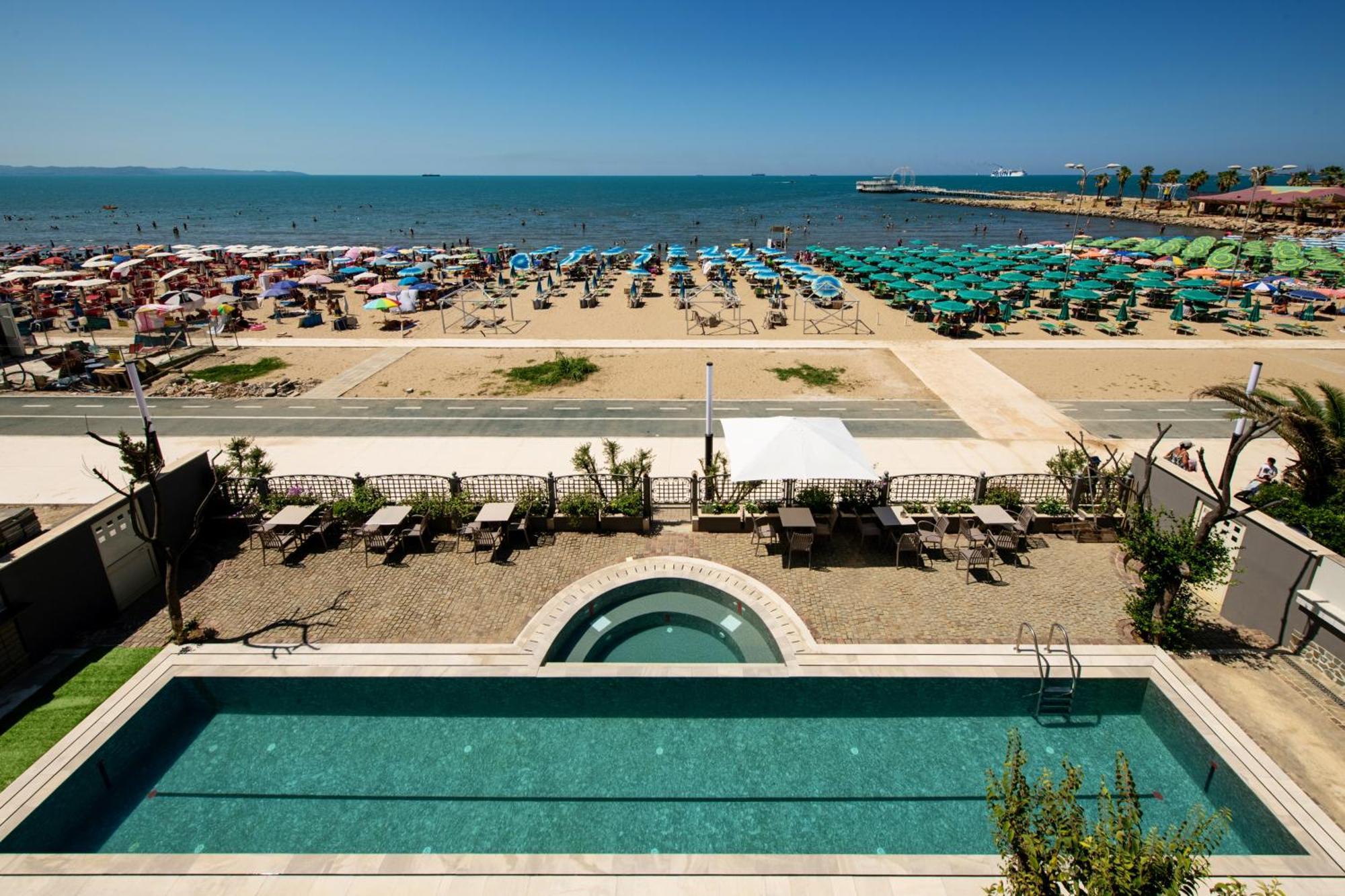 Hotel Vila 11 Durrës Exteriör bild